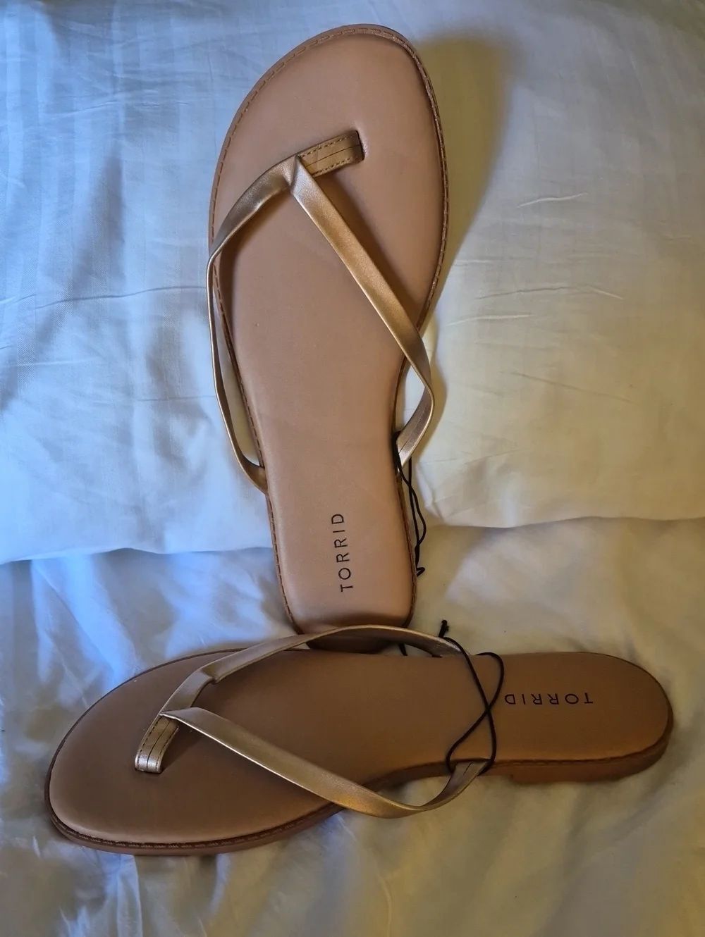 Torrid 11WW Rose Gold Metallic Flip Flop Sandals - Women's